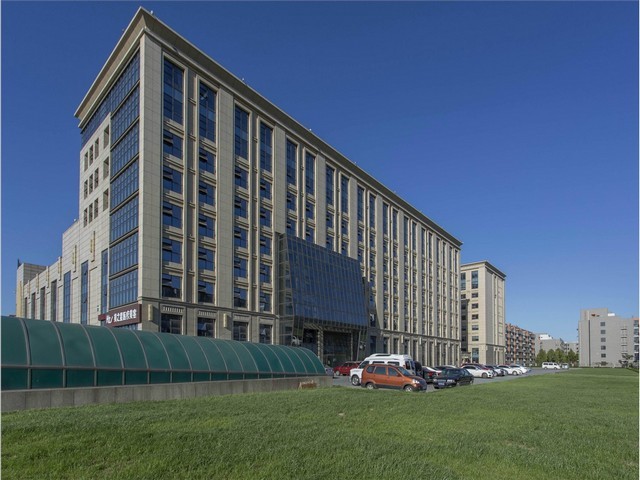 牵引车门玻璃多少钱一块